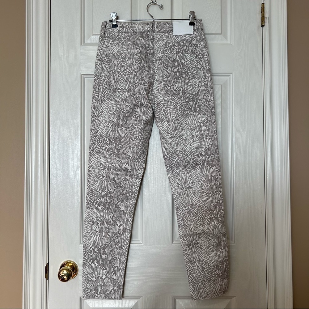 Aritzia Denim Forum Lola High Rise Skinny Crop Jeans White Snake Print - Sz 27 - Picture 6 of 16
